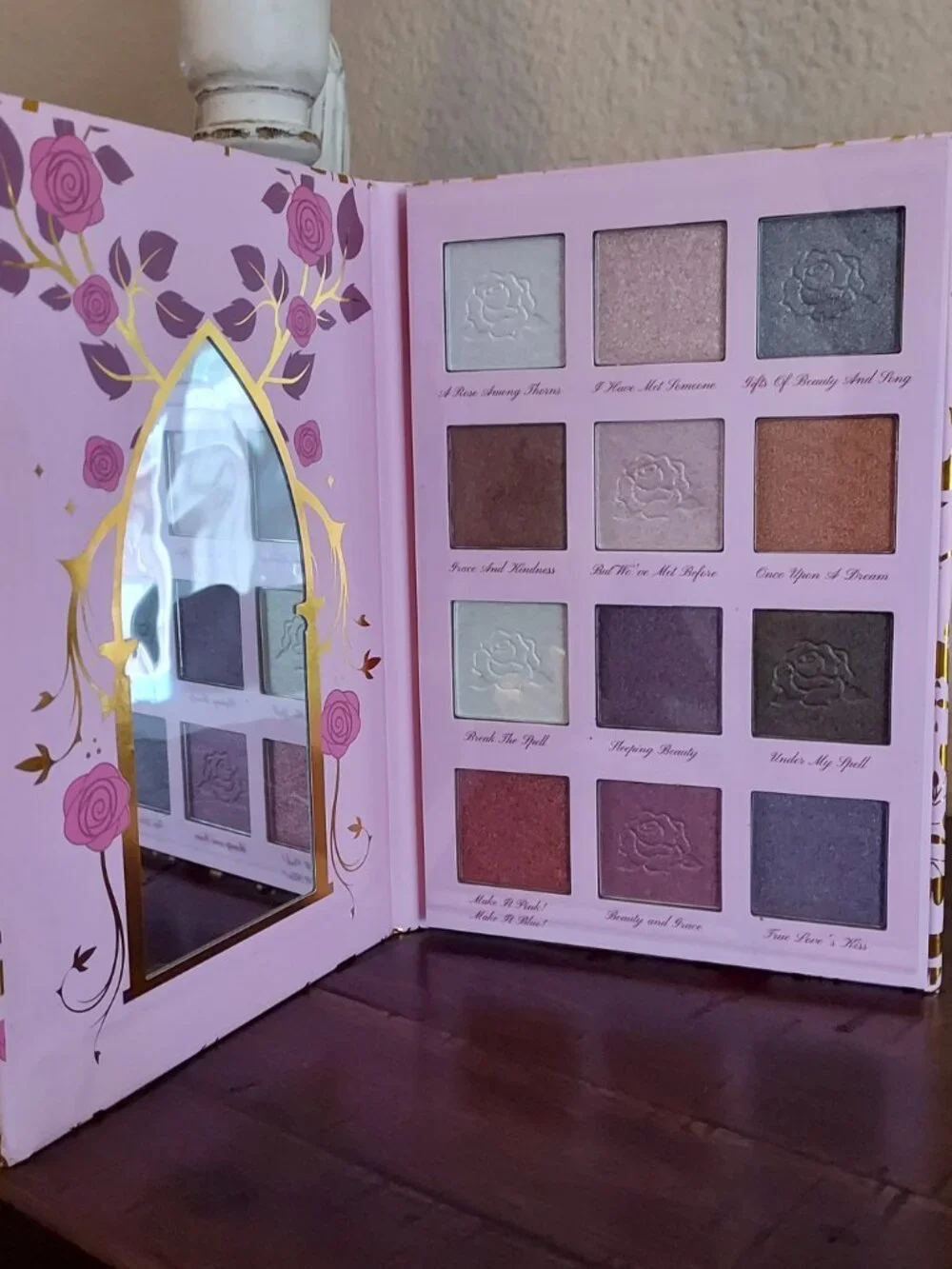 Disney Sleeping Beauty Princess Aurora Eyeshadow Palette